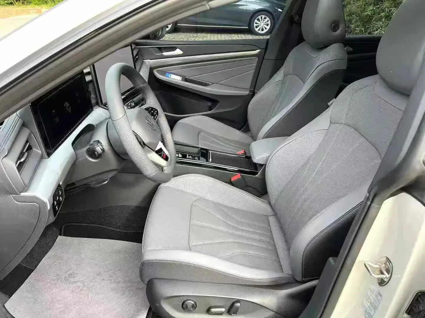 2023 VOLKSWAGEN LAMANDO thumbnail 2