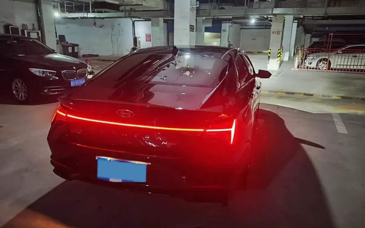 2022 HYUNDAI ELANTRA thumbnail 3