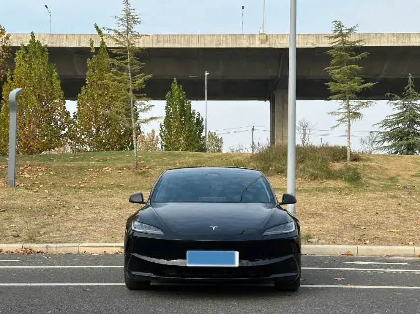 2023 TESLA MODEL thumbnail 2