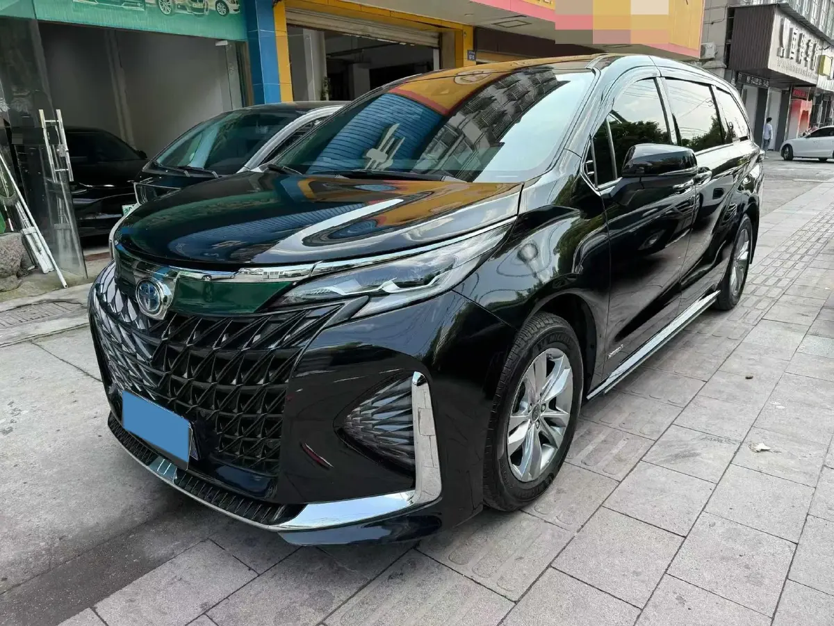 2023 Toyota Sienna 2.5L 189HP L4 E-CVT Hybrid