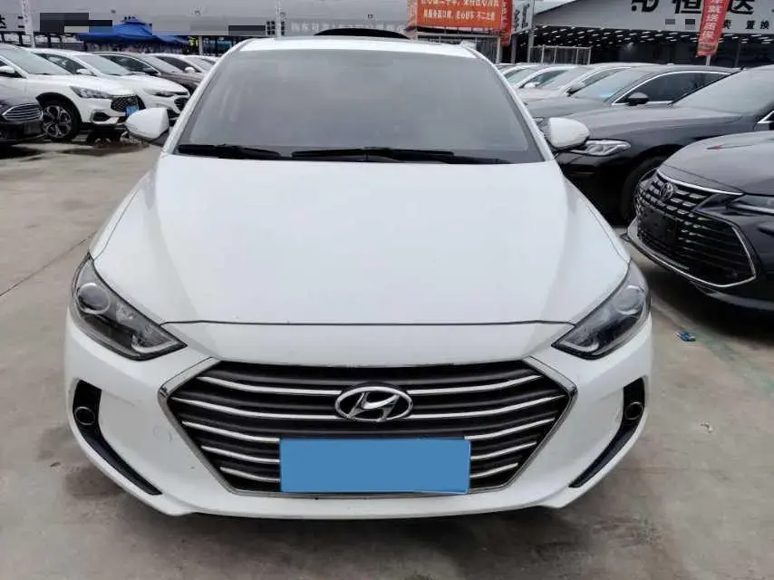 2016 HYUNDAI ELANTRA thumbnail 3