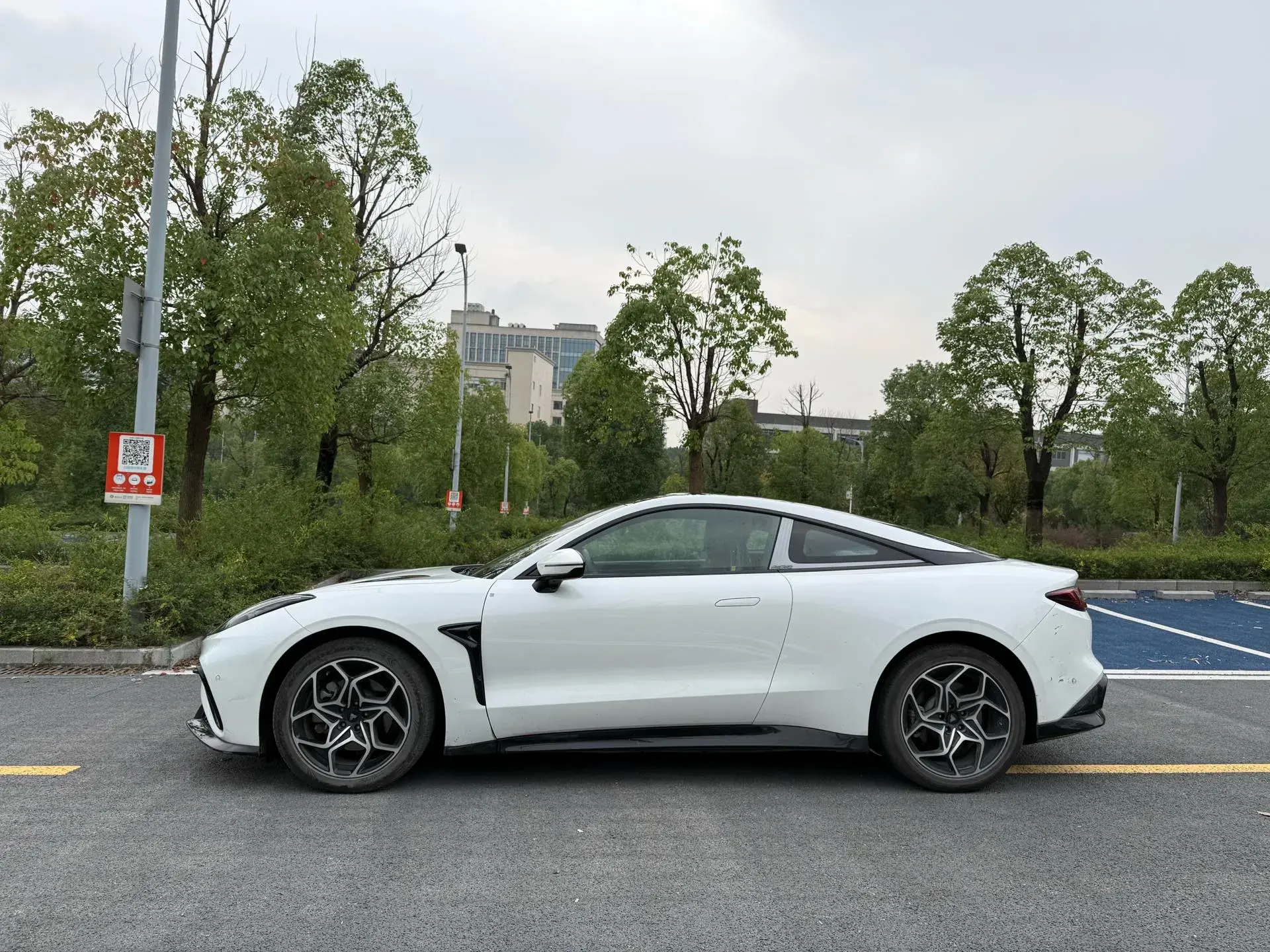 2023 NETA GT thumbnail 3