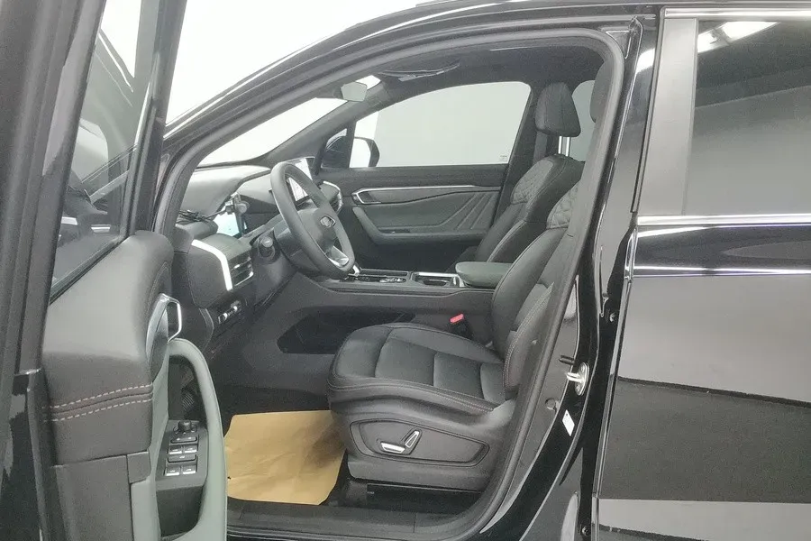 2023 Geely StarRay 2.0T 218HP L4 7DCT,autocango,china used car exporter,china ev exporter,chinese used car exporter,chinese used ev exporter