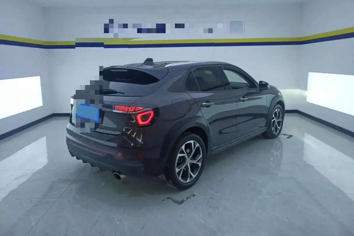 2019 LYNK&CO 02 thumbnail 2