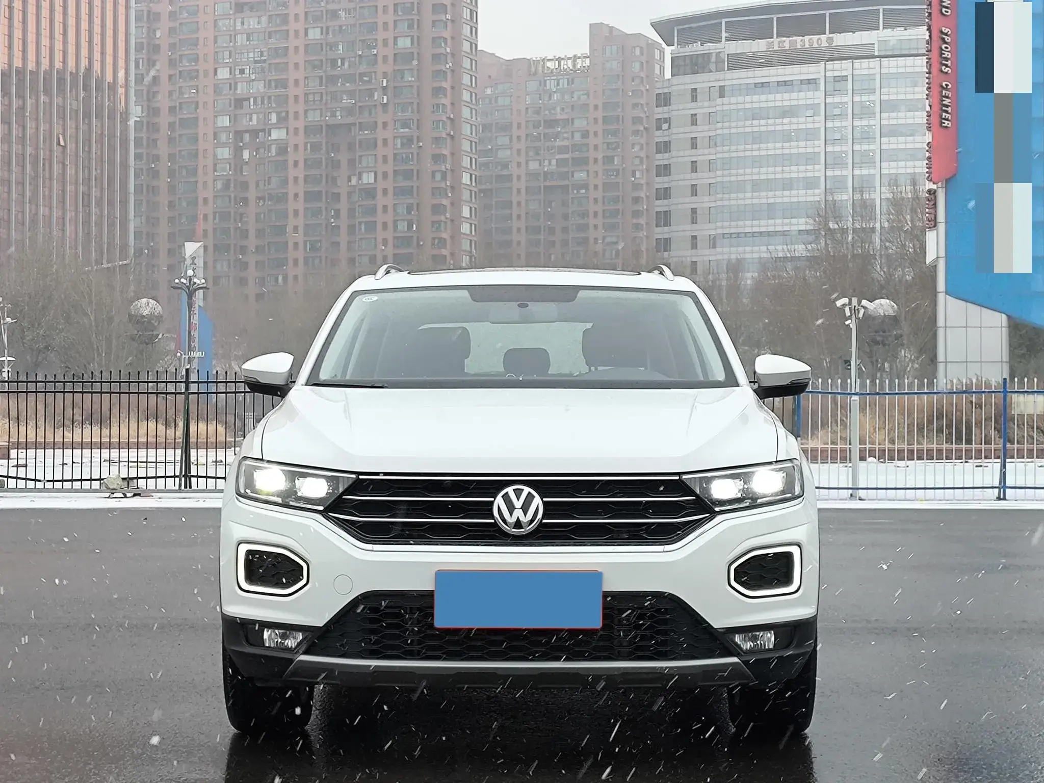 2022 VOLKSWAGEN T-ROC thumbnail 2