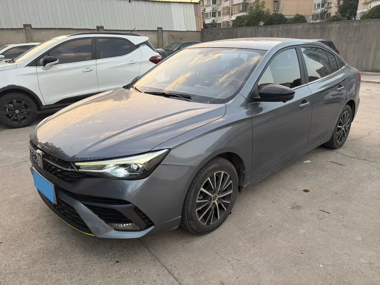 2021 ROEWE I5 view 1