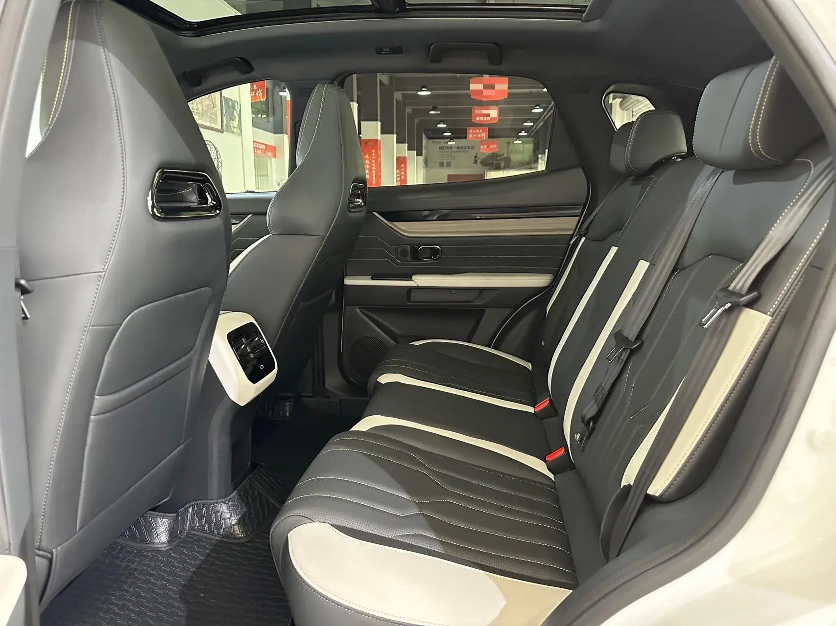 2024 JETOUR SHANHAI thumbnail 4