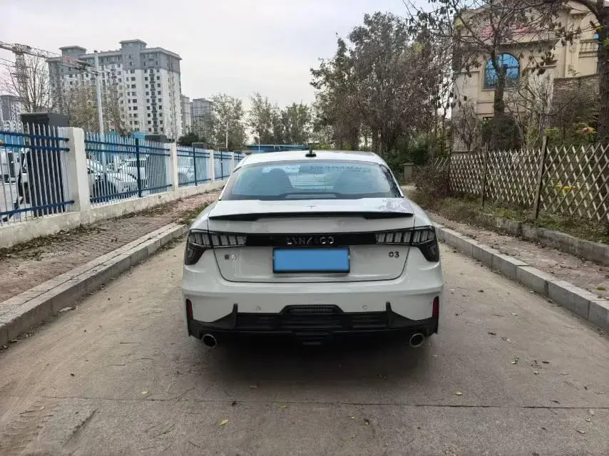 2022 LYNK&CO 03 thumbnail 4