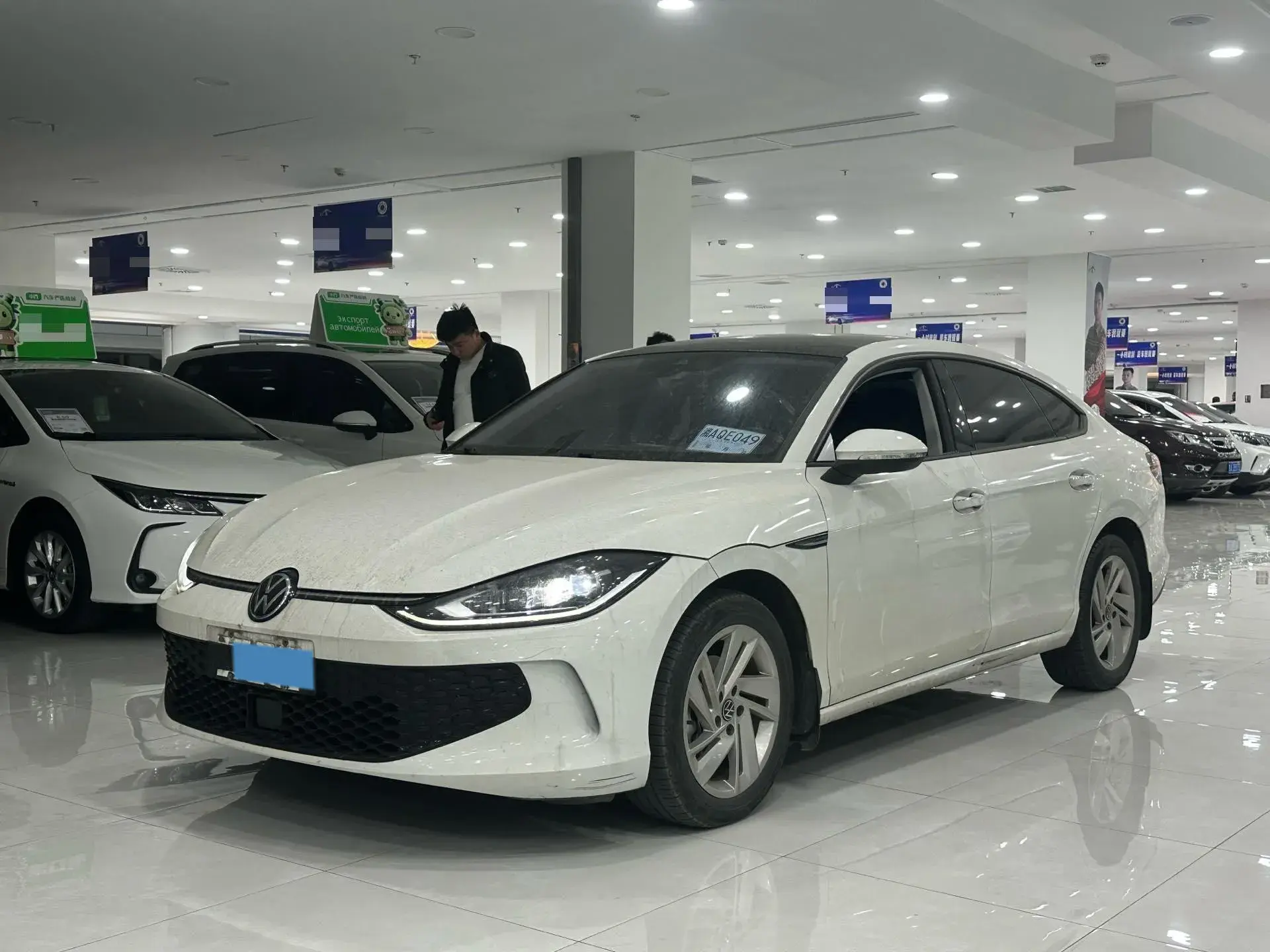 2022 VOLKSWAGEN LAMANDO view 1