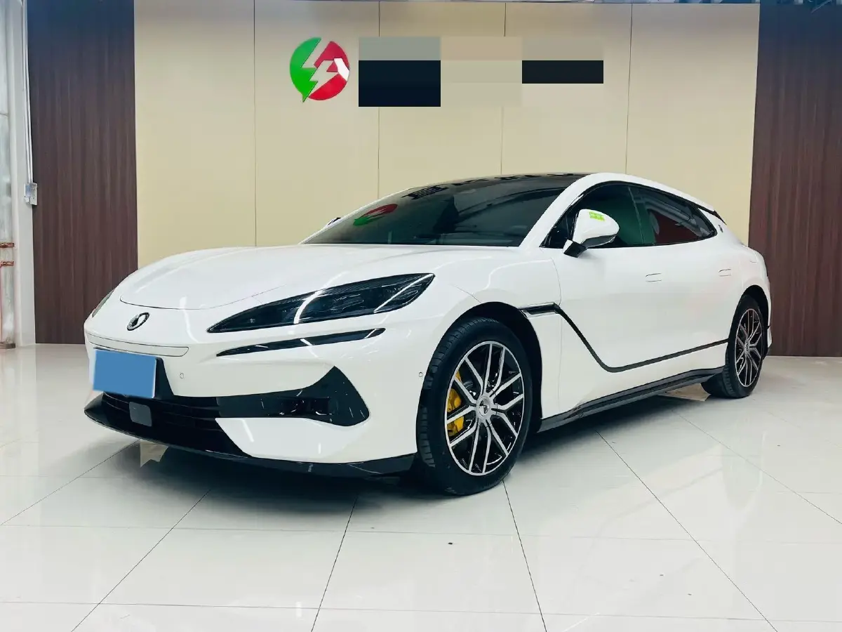 2024 Denza DenzaZ9GT 2.0T 207HP L4 E-CVT PHEV 38.5KWH