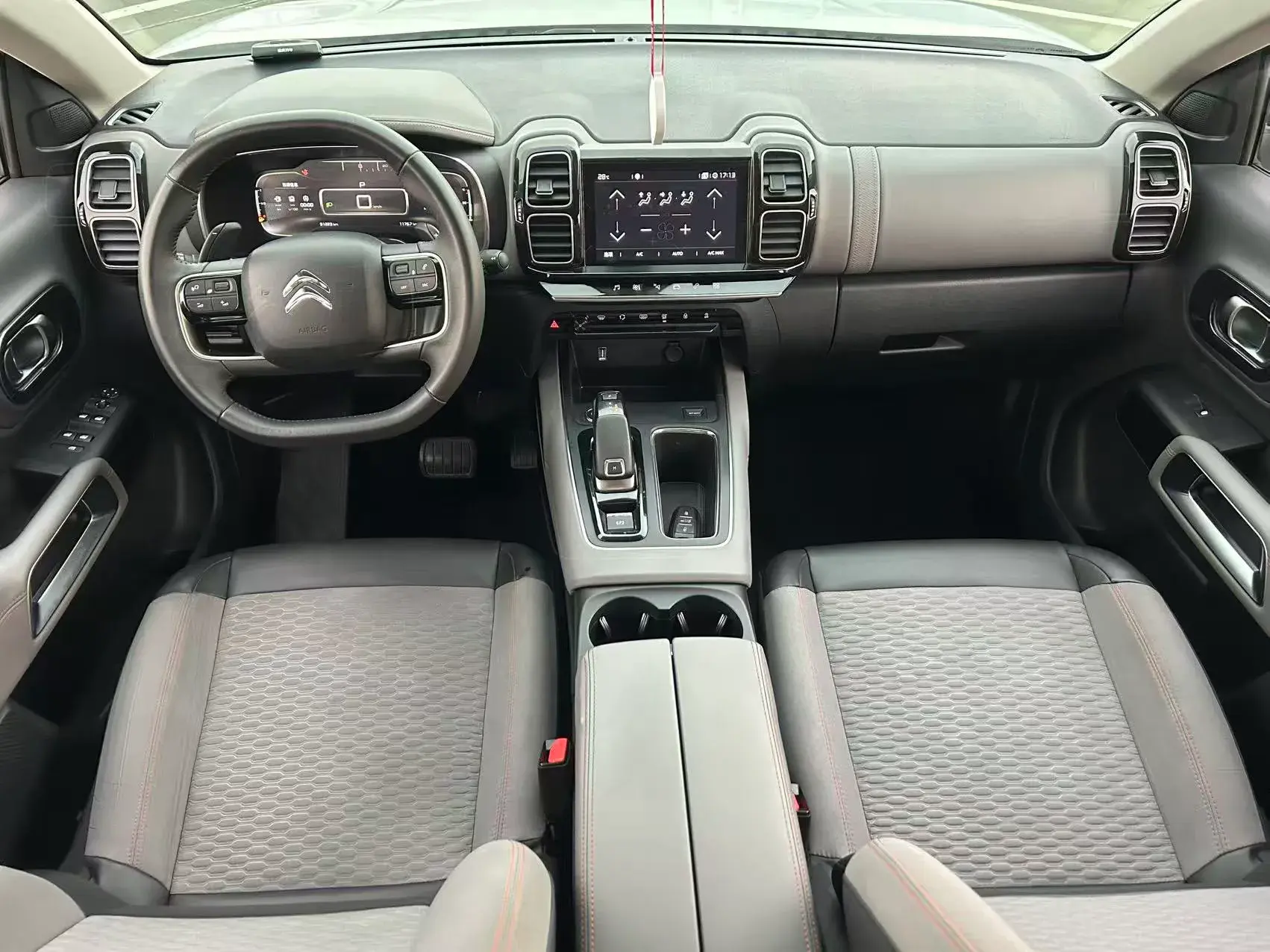 2019 CITROEN C5 view 1