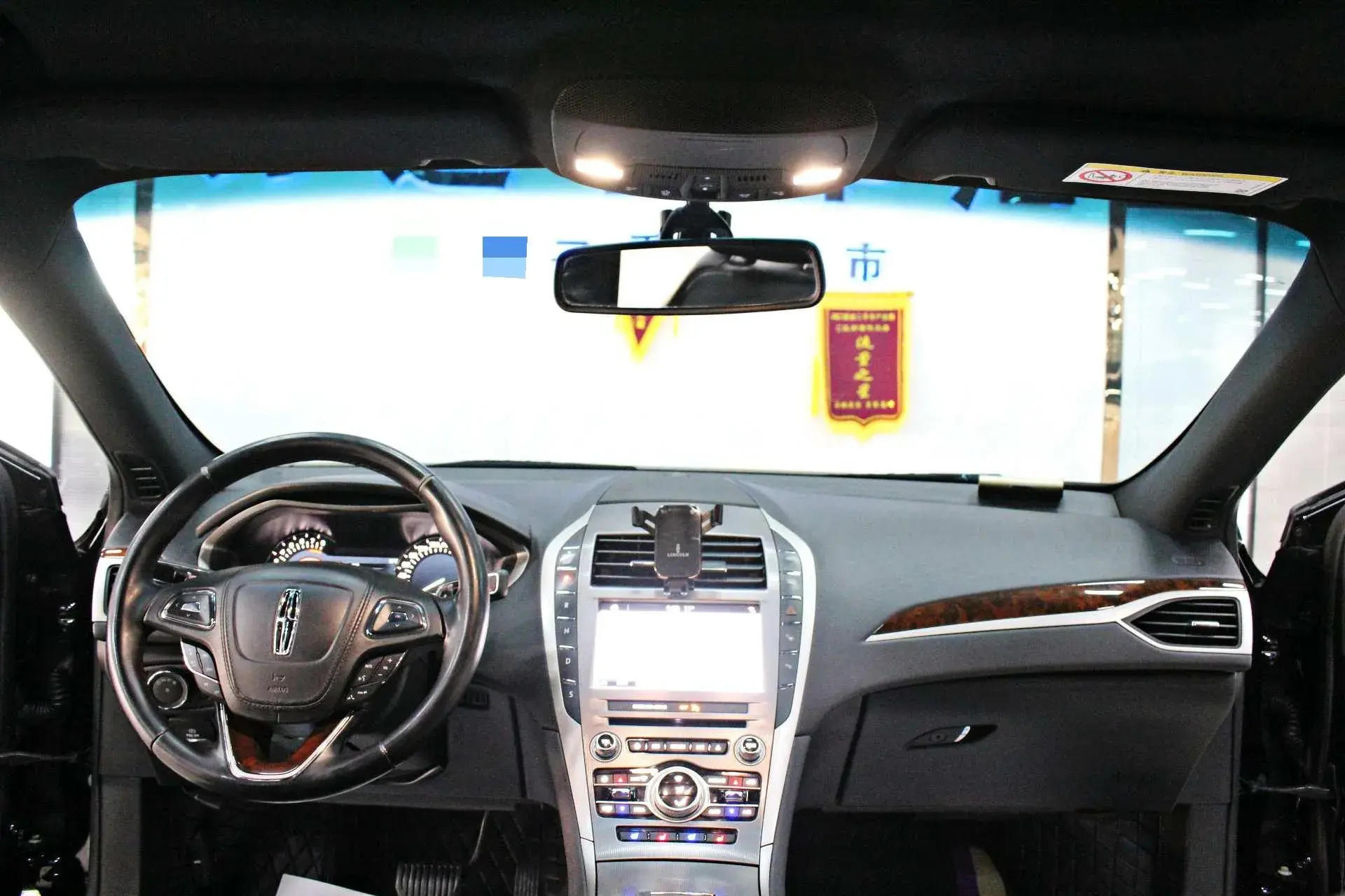 2018 LINCOLN MKZ thumbnail 2