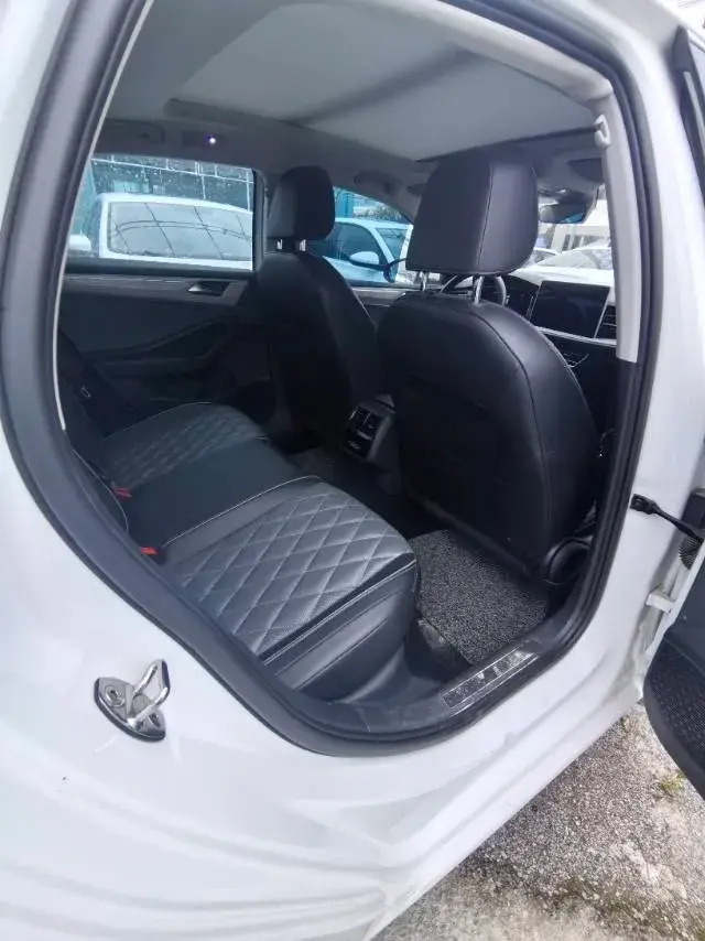 2023 VOLKSWAGEN SAGITAR thumbnail 4