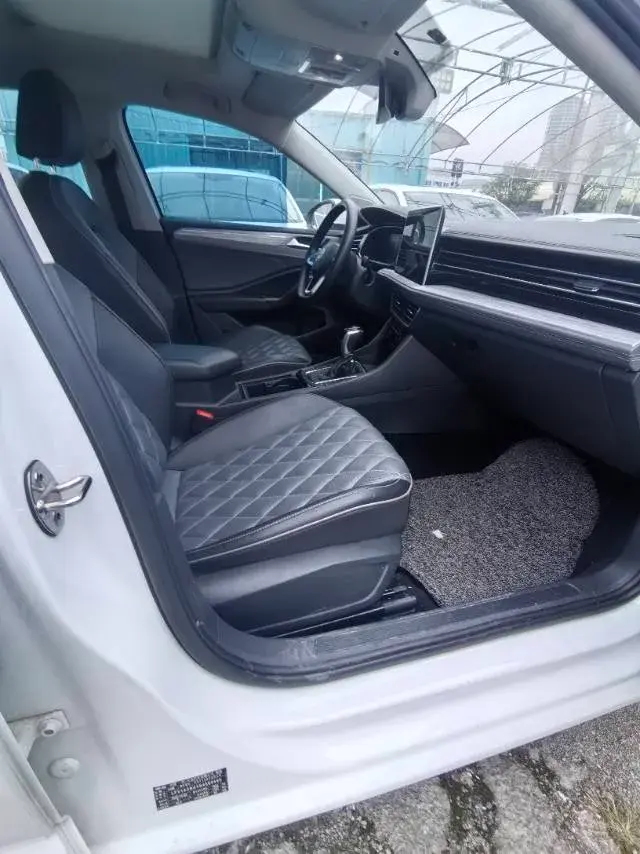 2023 VOLKSWAGEN SAGITAR thumbnail 3