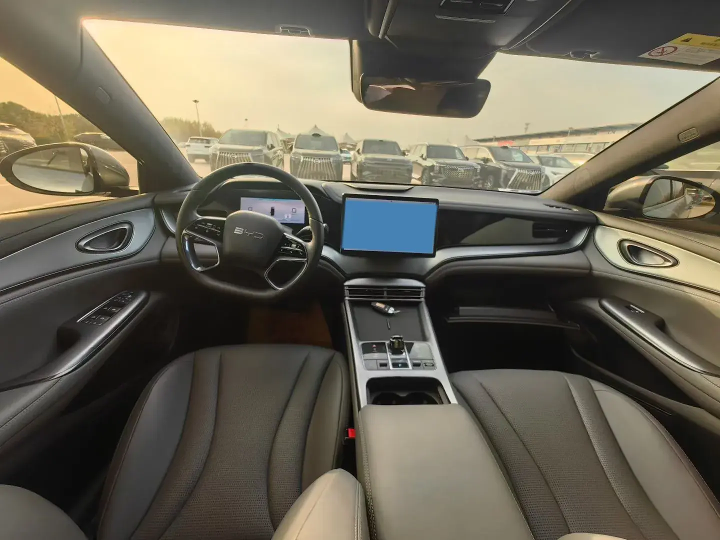 2025 BYD SEAL07 thumbnail 3