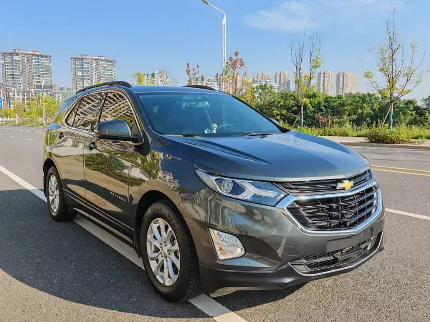 2019 CHEVROLET EQUINOX thumbnail 3