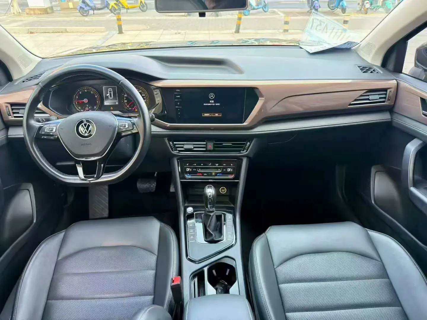 2021 VOLKSWAGEN THARU thumbnail 2