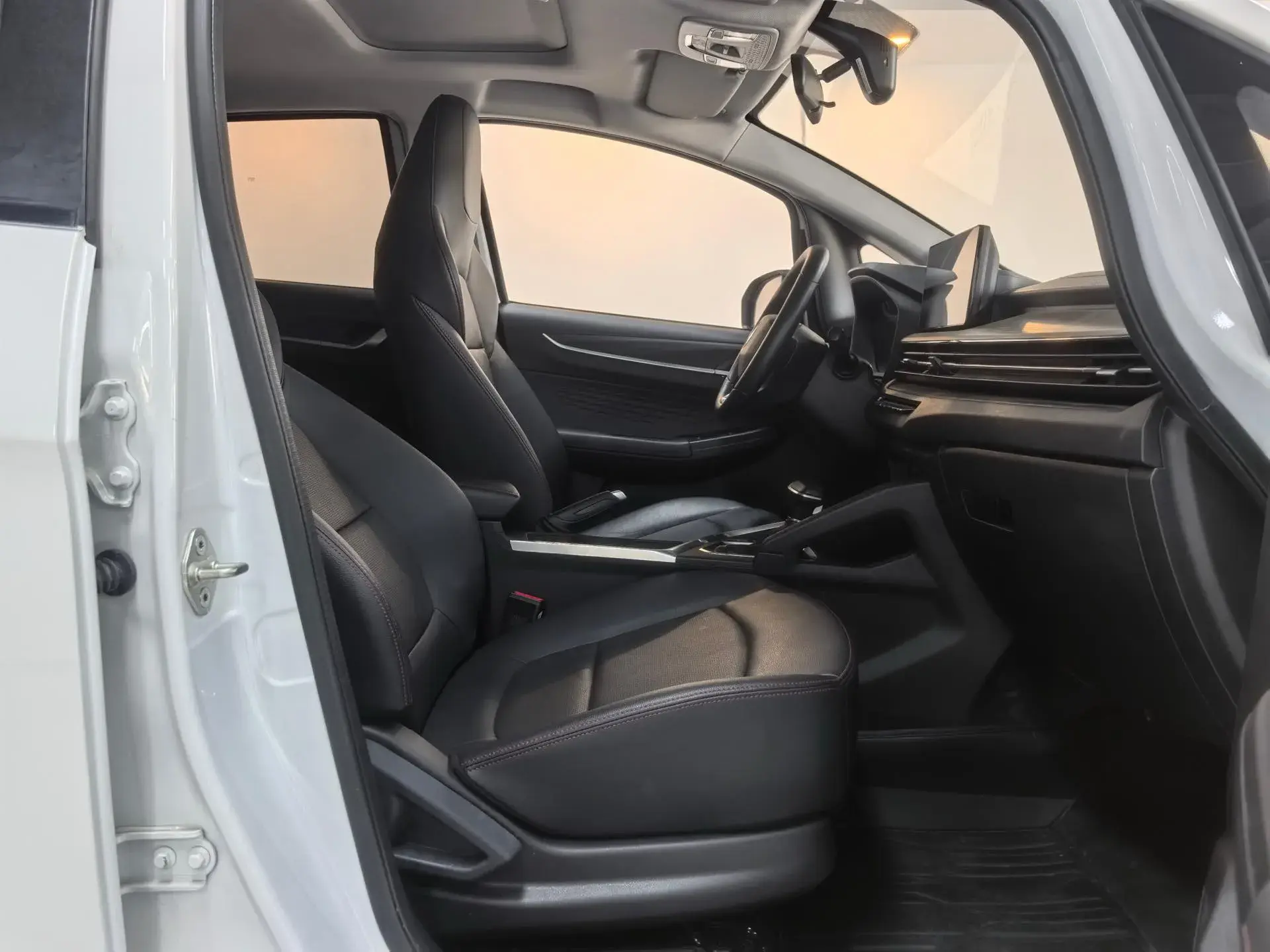 2024 LIVAN X3 thumbnail 4