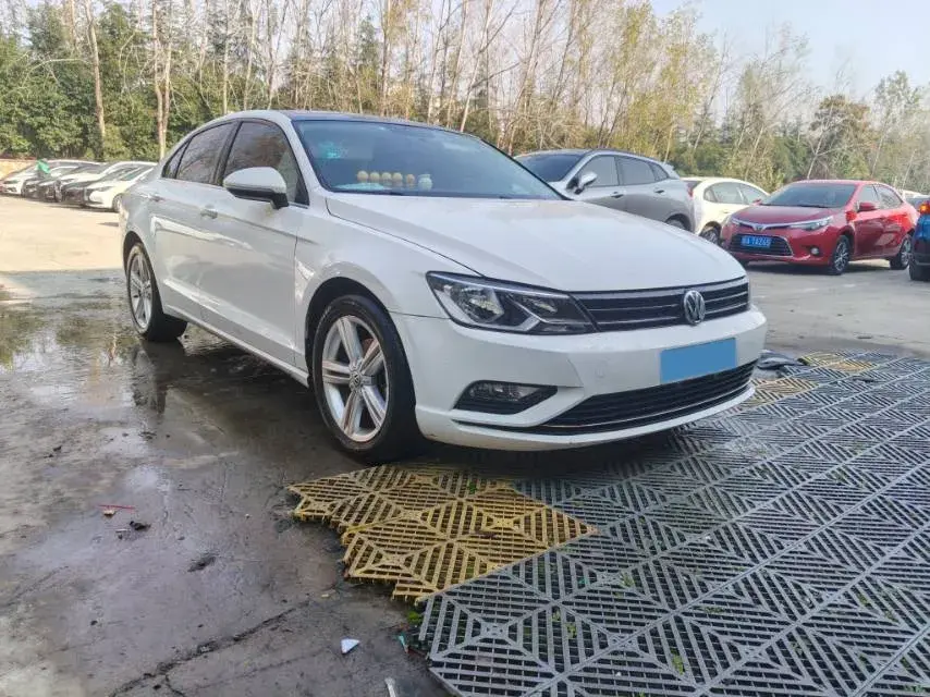 2018 VOLKSWAGEN LAMANDO thumbnail 2