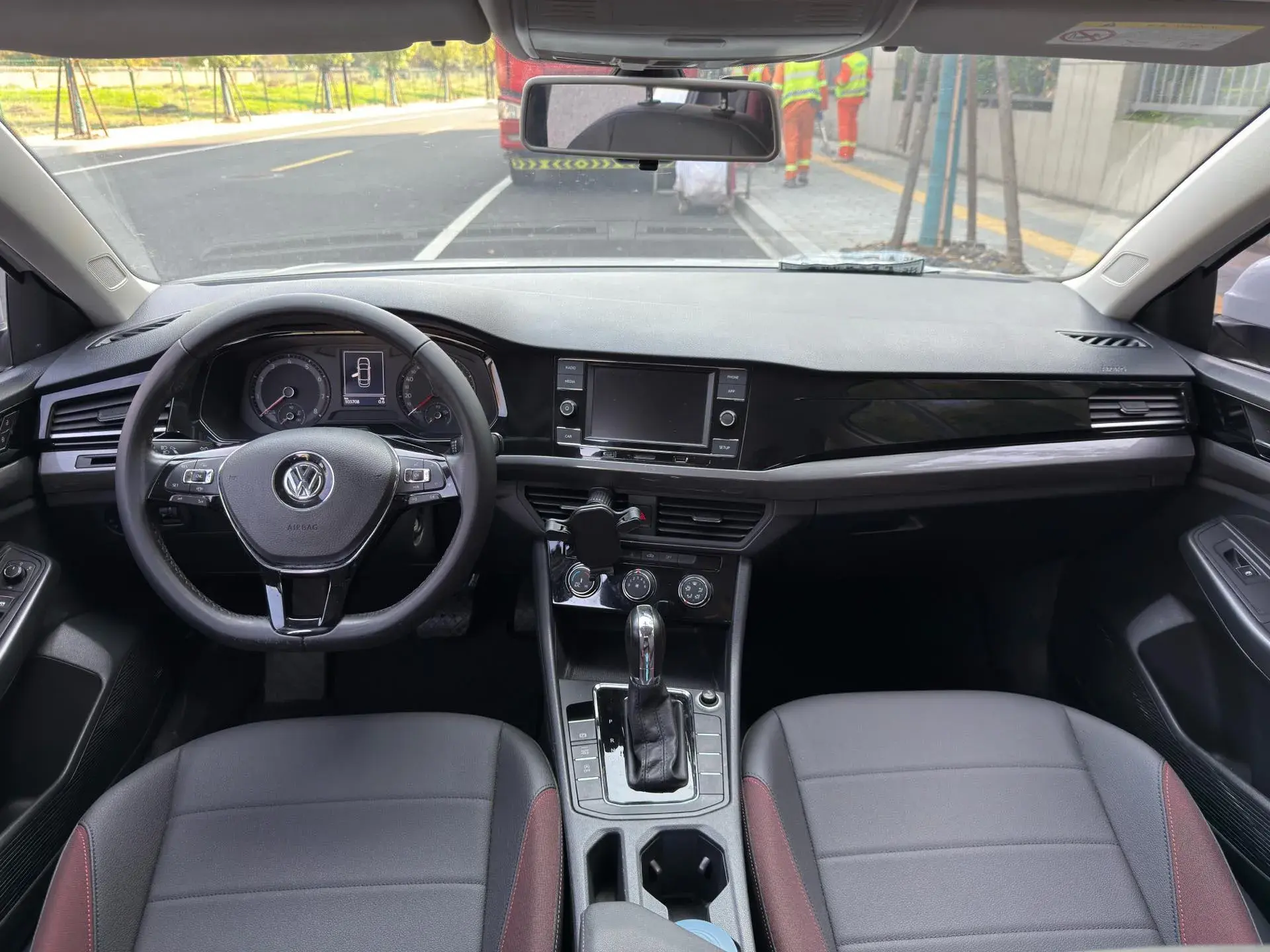 2019 VOLKSWAGEN BORA thumbnail 2