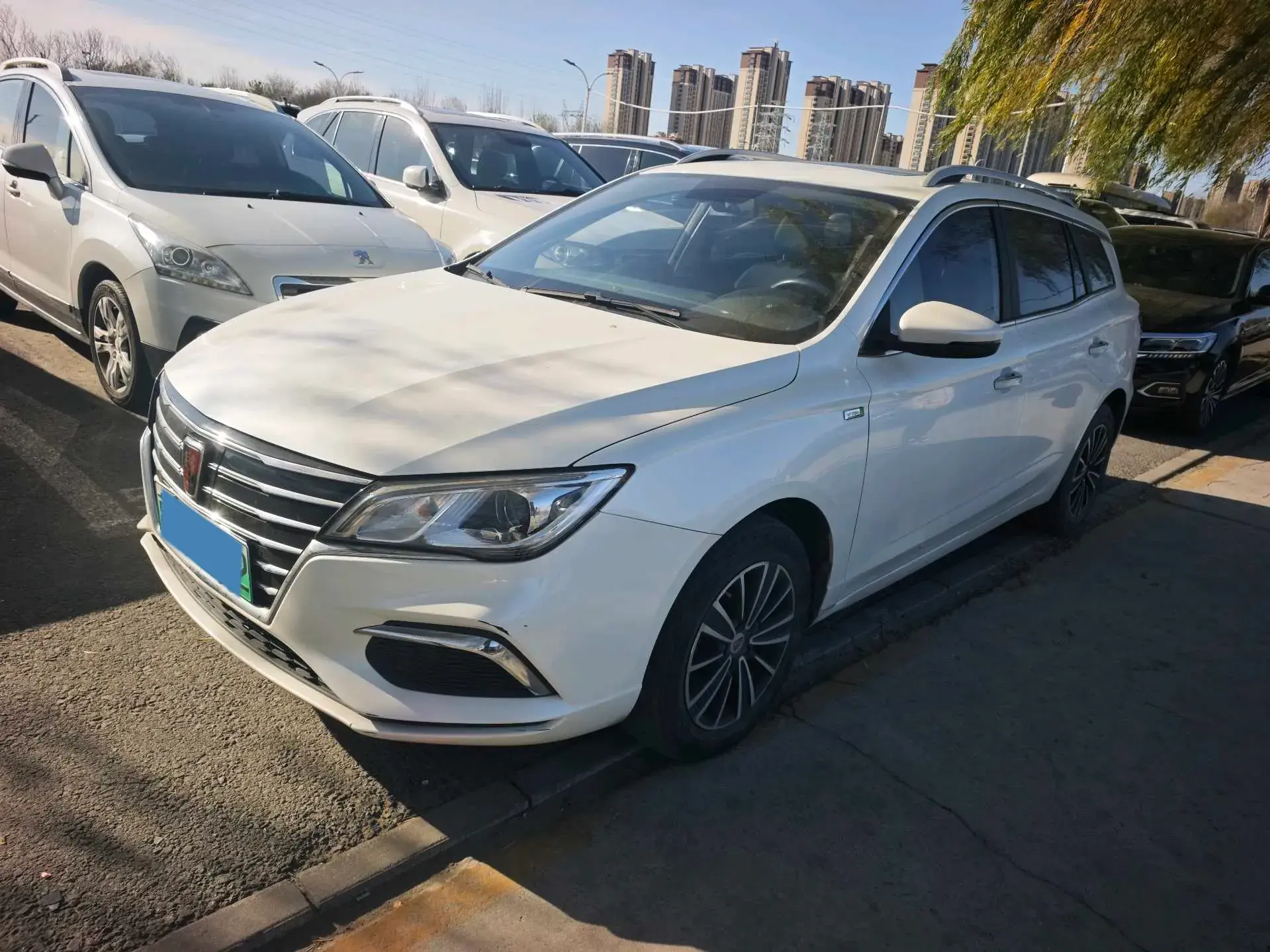 2018 ROEWE EI5 view 1
