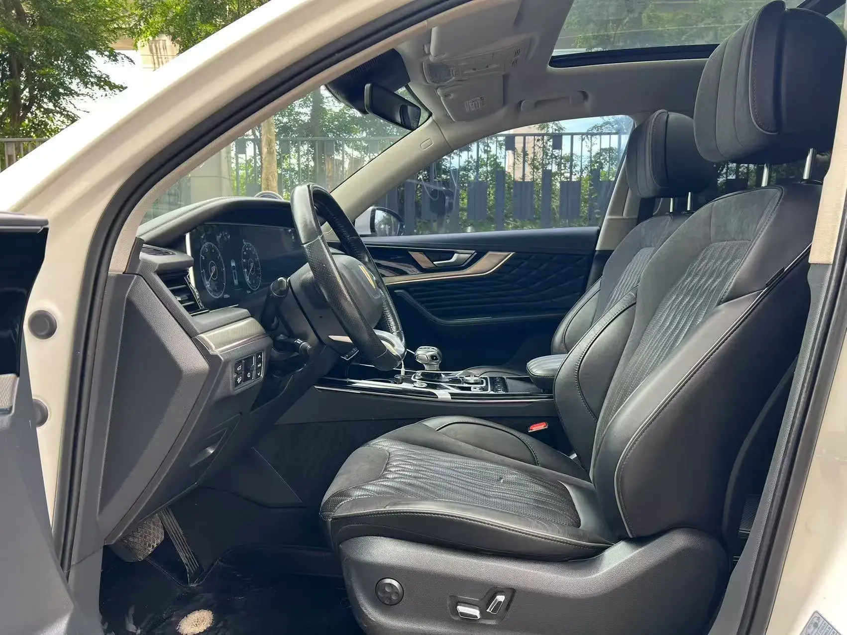 2022 HONGQI HS5 thumbnail 4