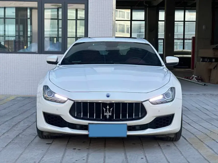 2018 MASERATI GHIBLI thumbnail 2