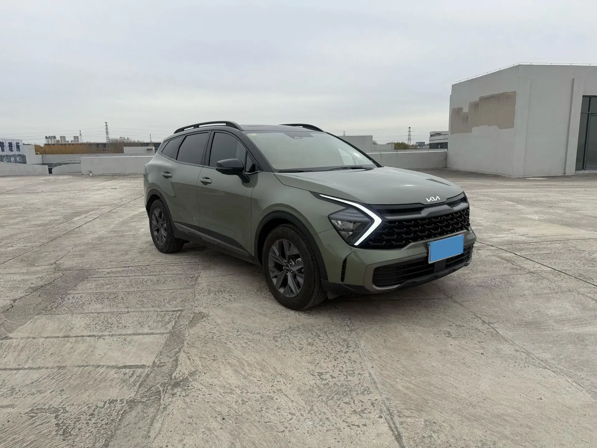 2023 KIA SPORTAGE thumbnail 3