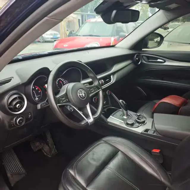 2017 ALFA ROMEO thumbnail 2