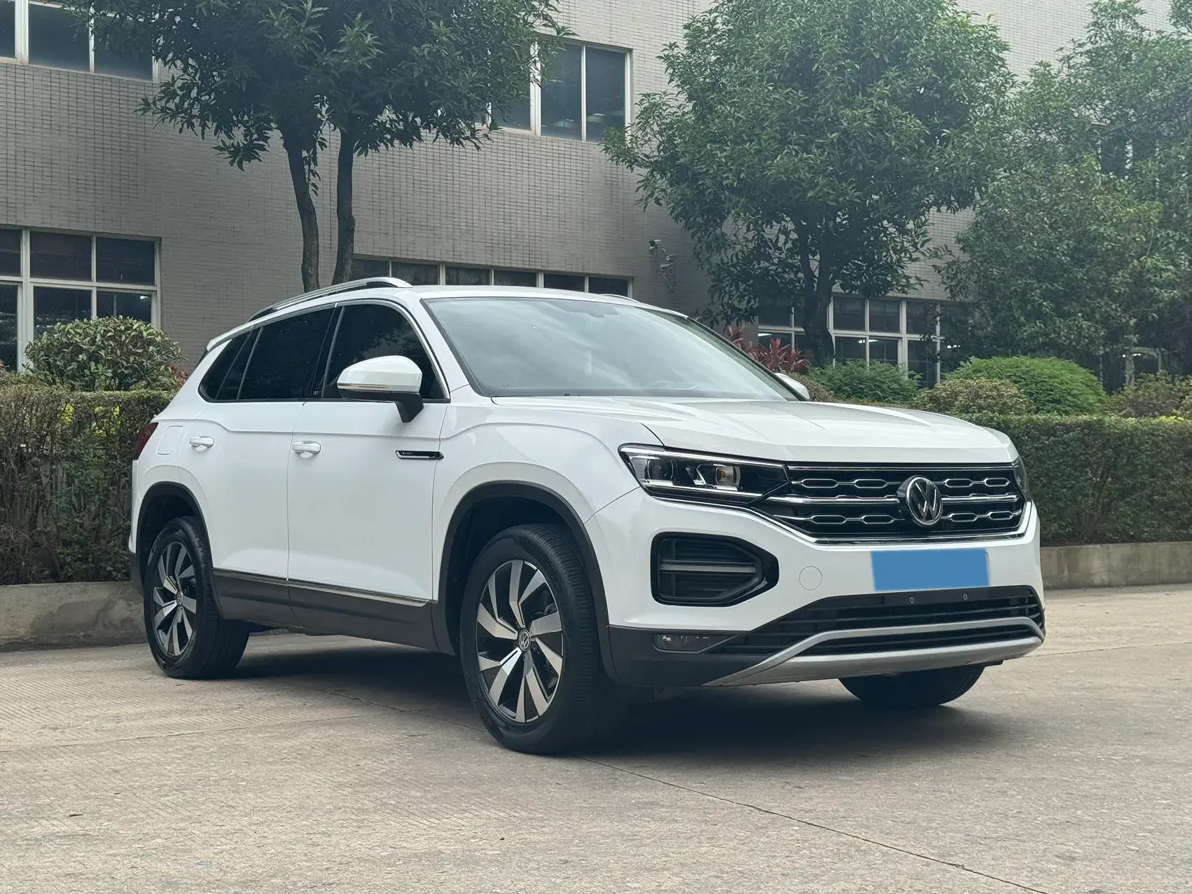 2021 VOLKSWAGEN TAYRON thumbnail 3