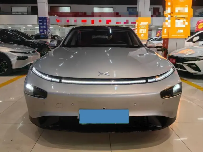 2023 XPENG P7 thumbnail 2