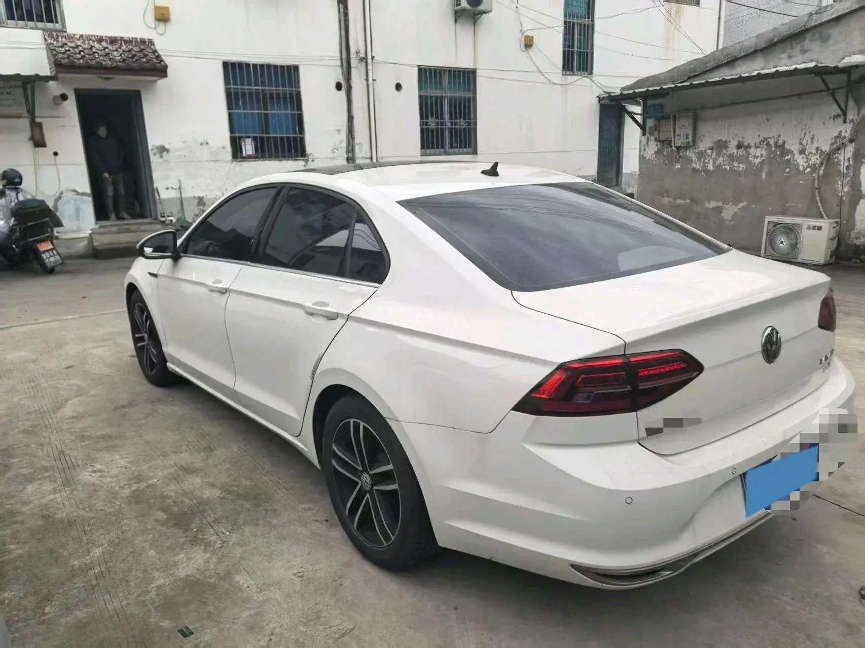 2019 VOLKSWAGEN LAMANDO thumbnail 3