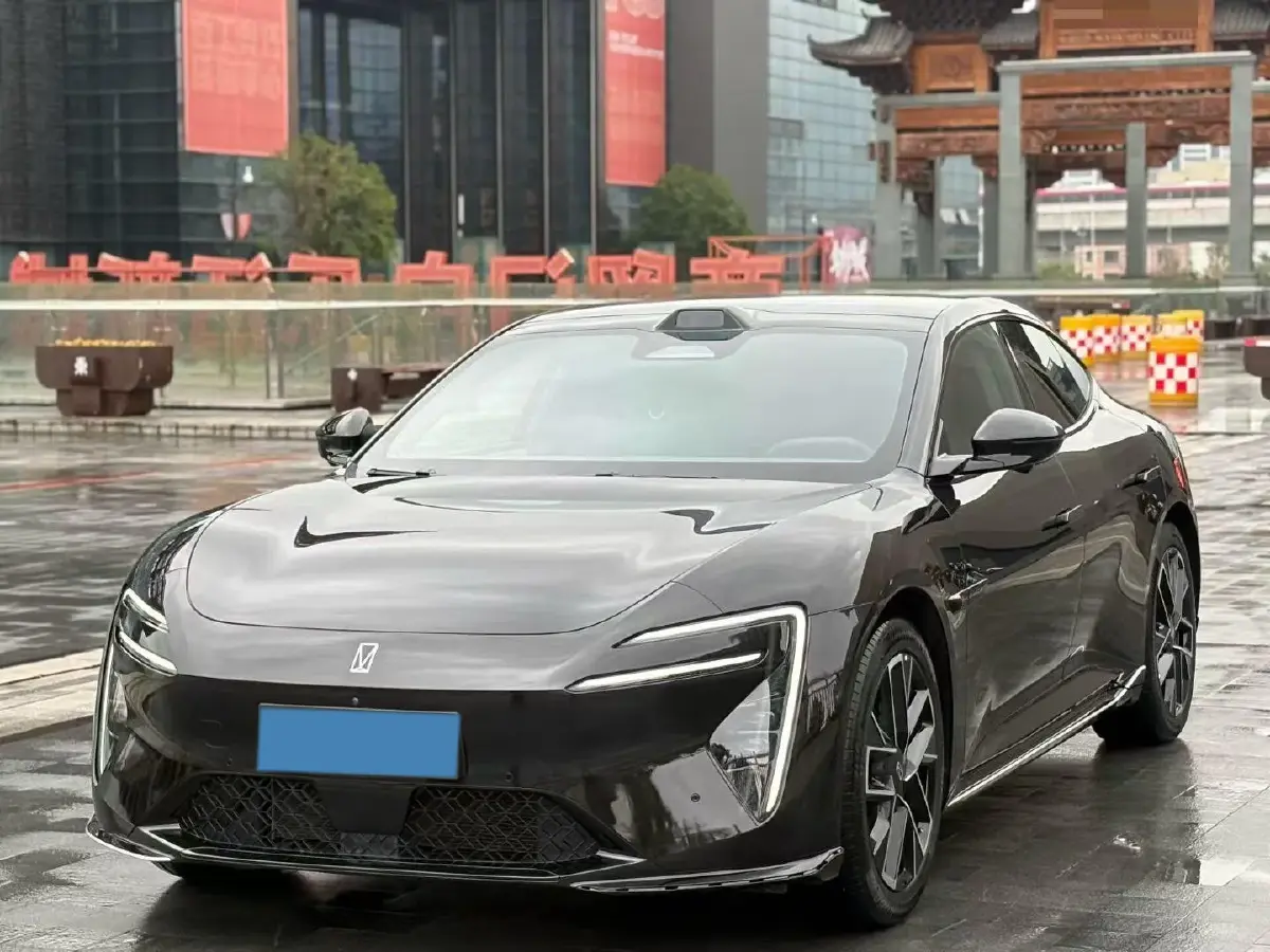 2025 Avatr 06 REEV 156HP REEV