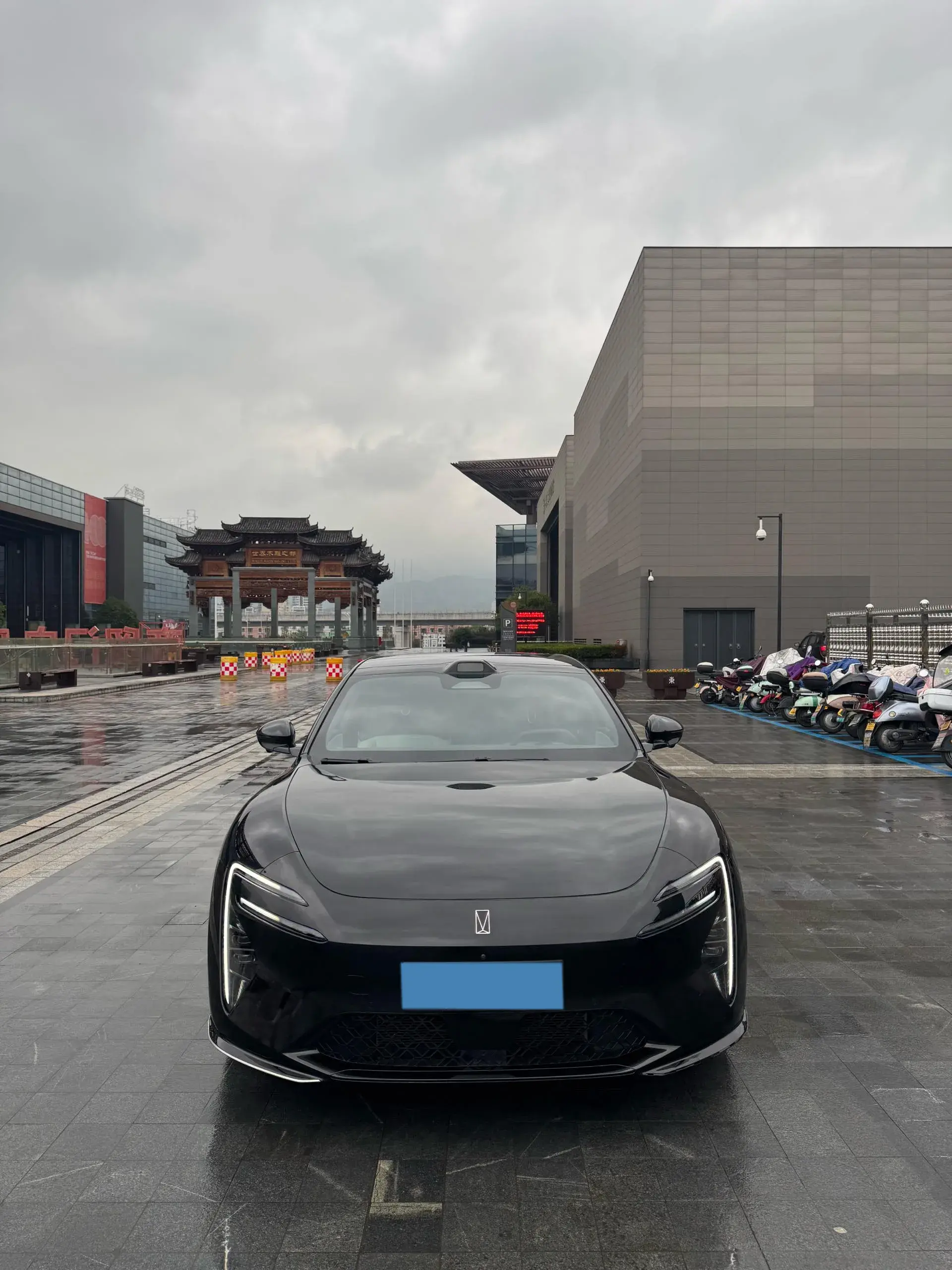 2025 AVATR 06 thumbnail 2