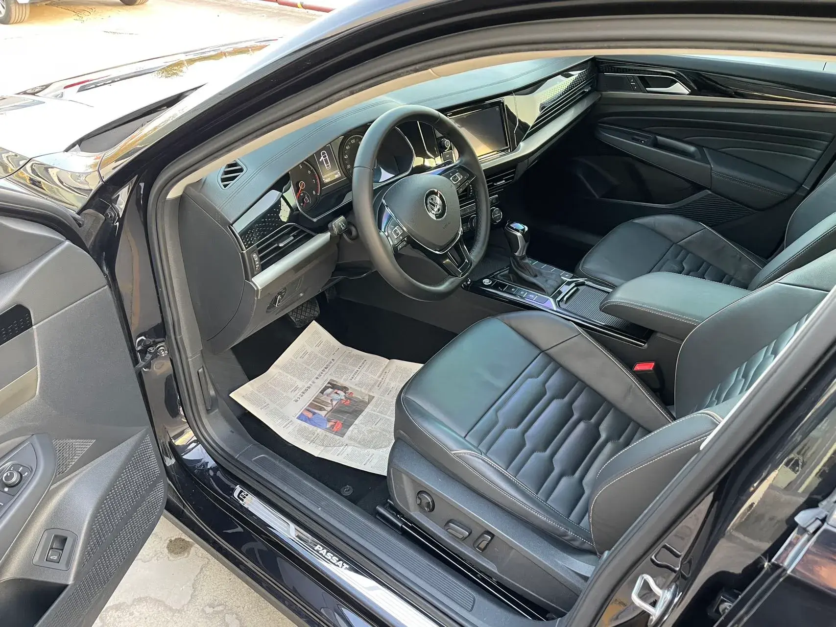 2020 VOLKSWAGEN PASSAT thumbnail 4