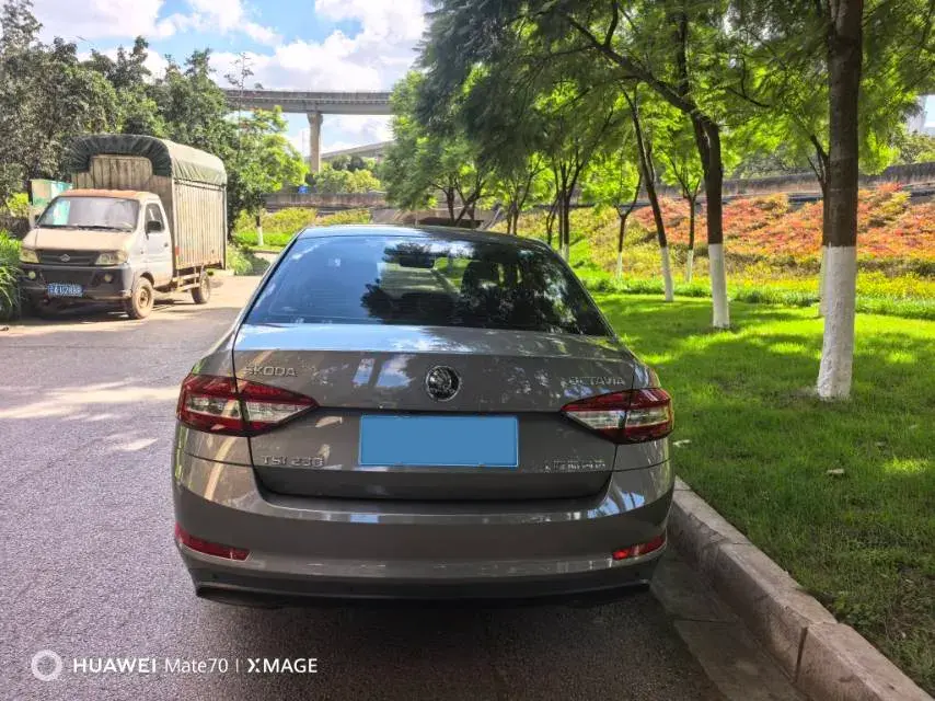 2018 SKODA OCTAVIA thumbnail 4