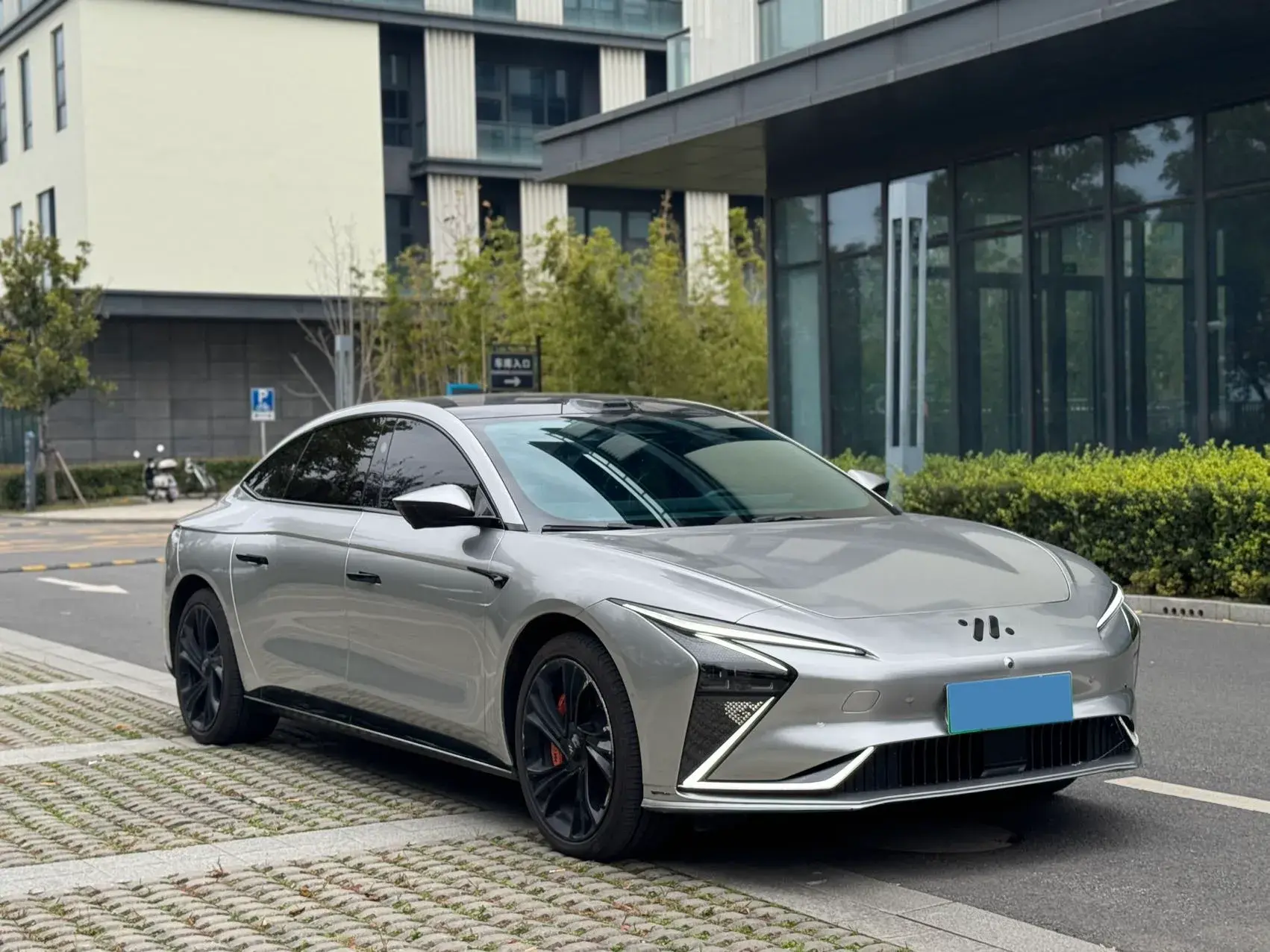 2022 IM L7 thumbnail 3