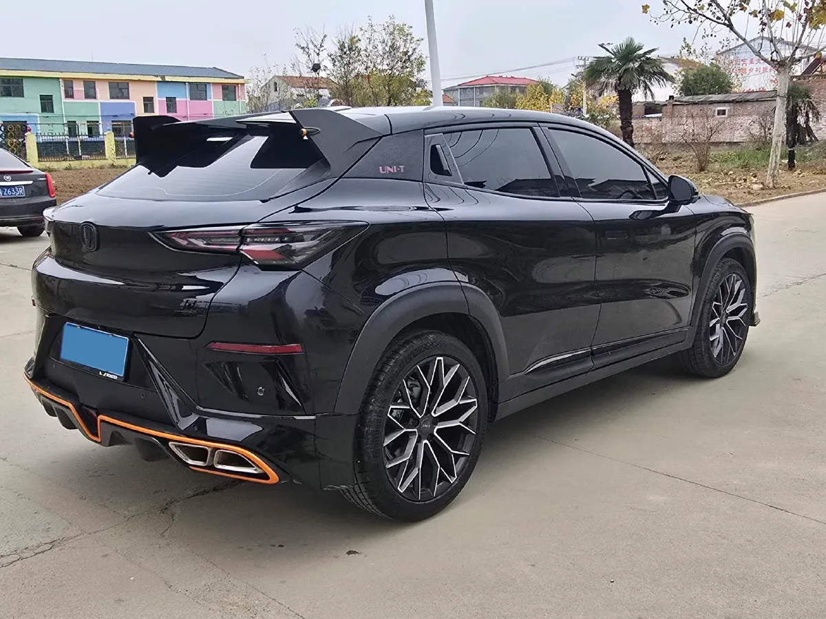 2022 ChangAn UNI-T 1.5T 188HP L4 7DCT,autocango,china used car exporter,china ev exporter,chinese used car exporter,chinese used ev exporter