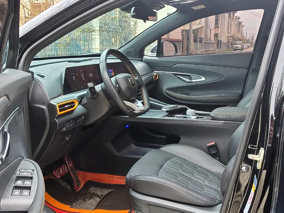 2022 ChangAn UNI-T 1.5T 188HP L4 7DCT,autocango,china used car exporter,china ev exporter,chinese used car exporter,chinese used ev exporter