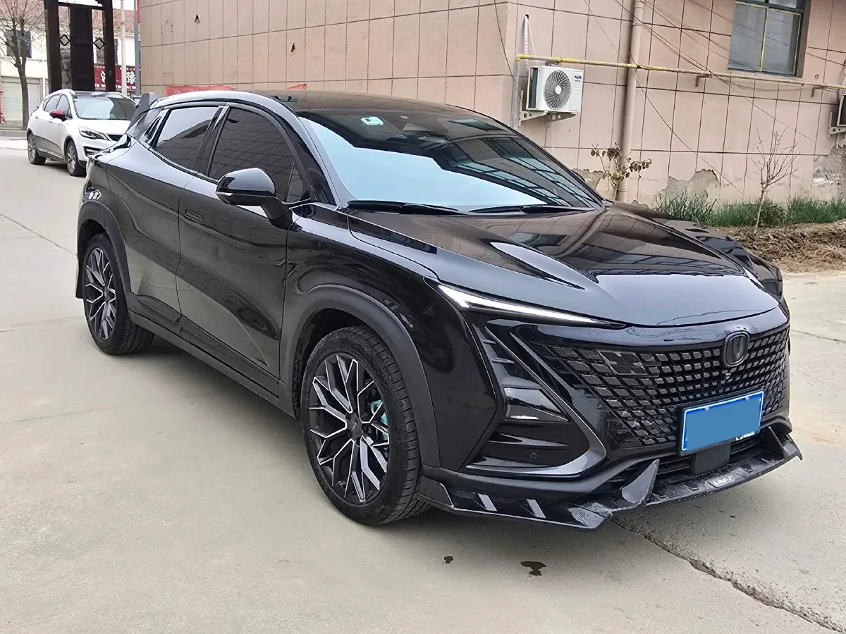 2022 ChangAn UNI-T 1.5T 188HP L4 7DCT,autocango,china used car exporter,china ev exporter,chinese used car exporter,chinese used ev exporter