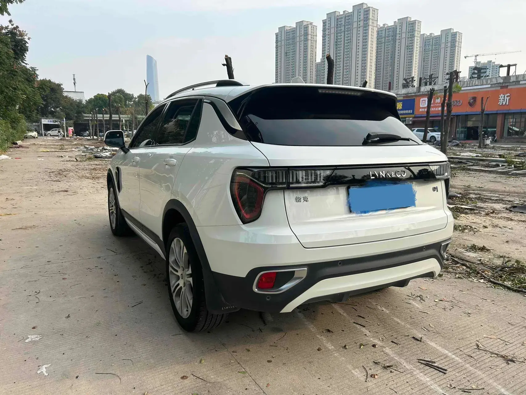 2019 LYNK&CO 01 thumbnail 3