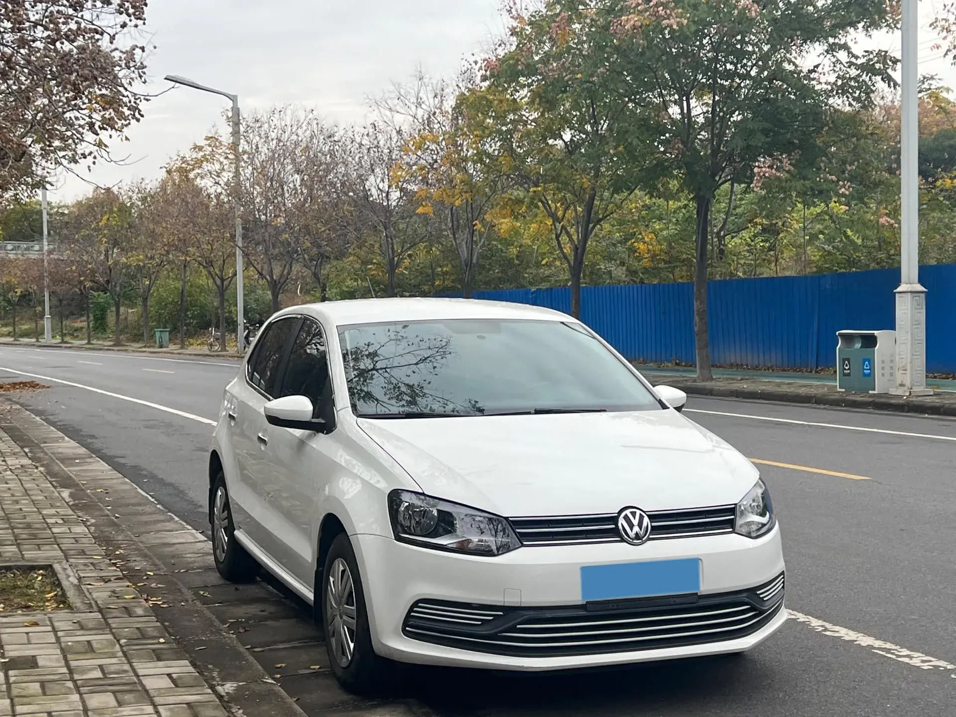 2016 VOLKSWAGEN POLO thumbnail 3