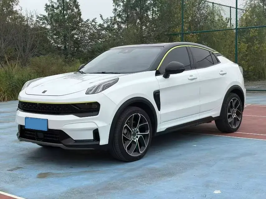 2020 LYNK&CO 05 view 1
