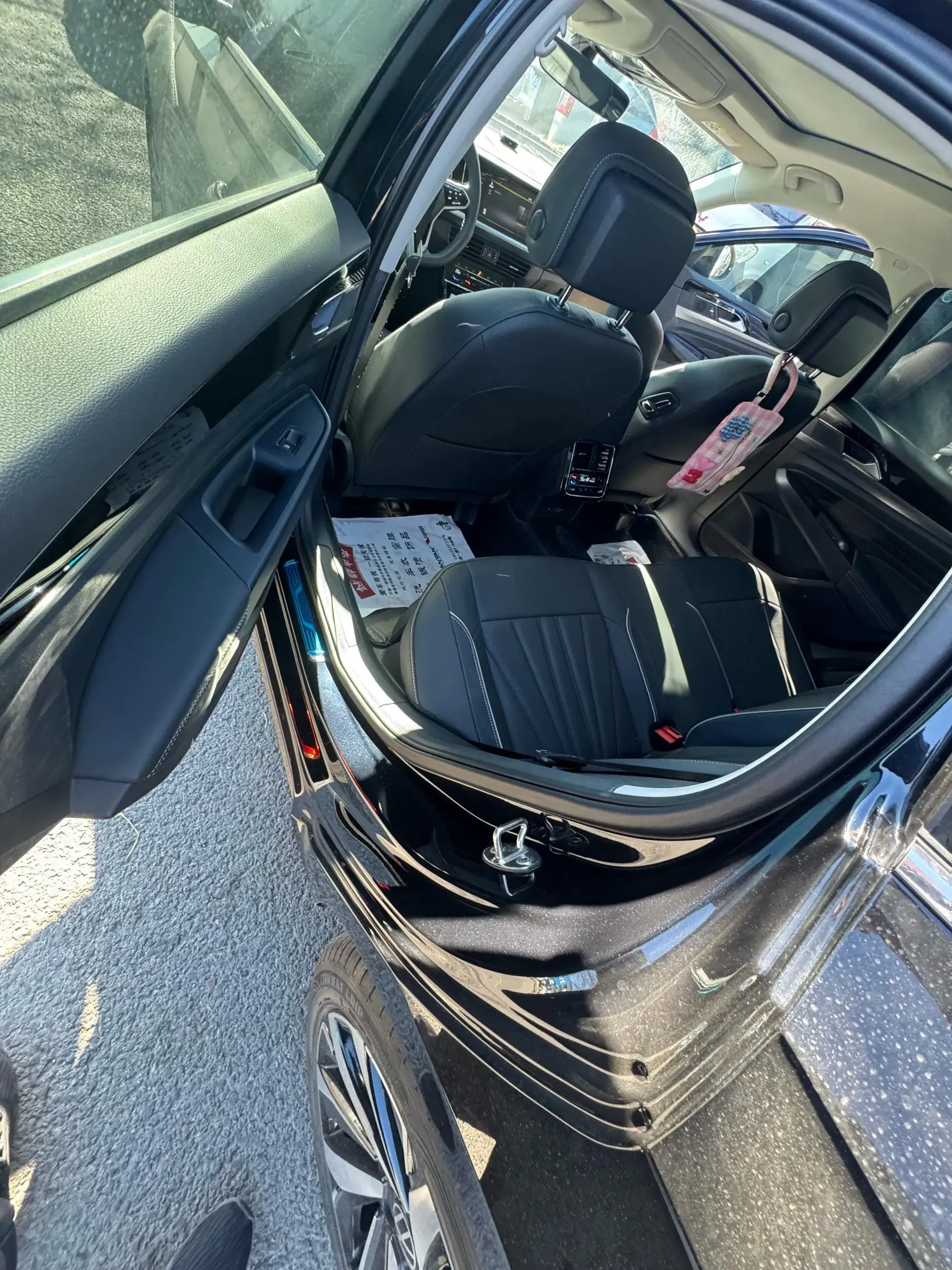 2024 VOLKSWAGEN PASSAT thumbnail 2