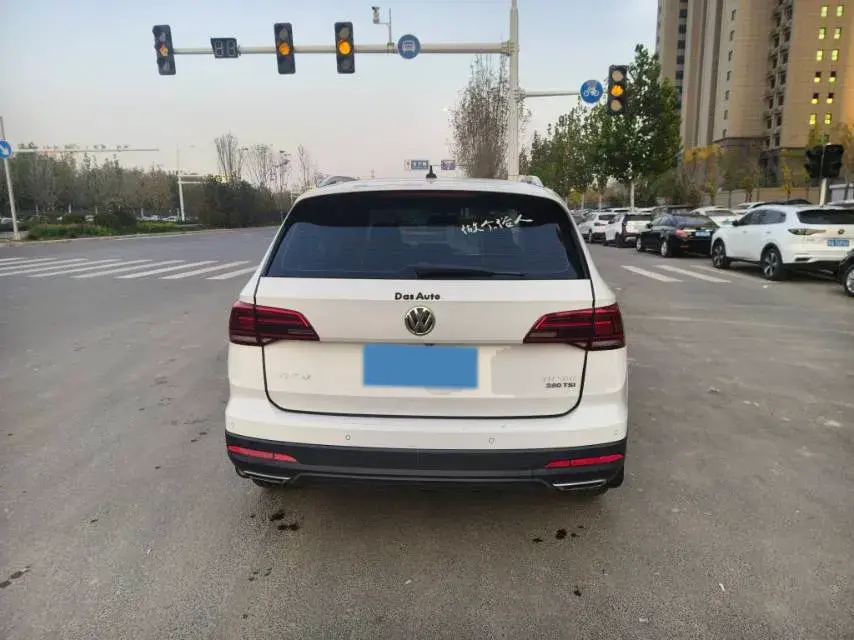 2019 VOLKSWAGEN THARU thumbnail 4