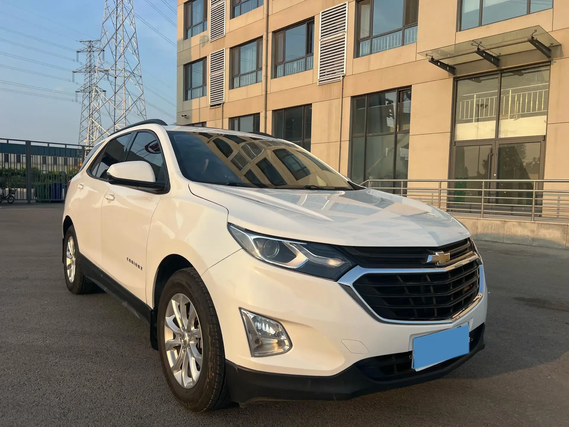 2019 CHEVROLET EQUINOX thumbnail 3