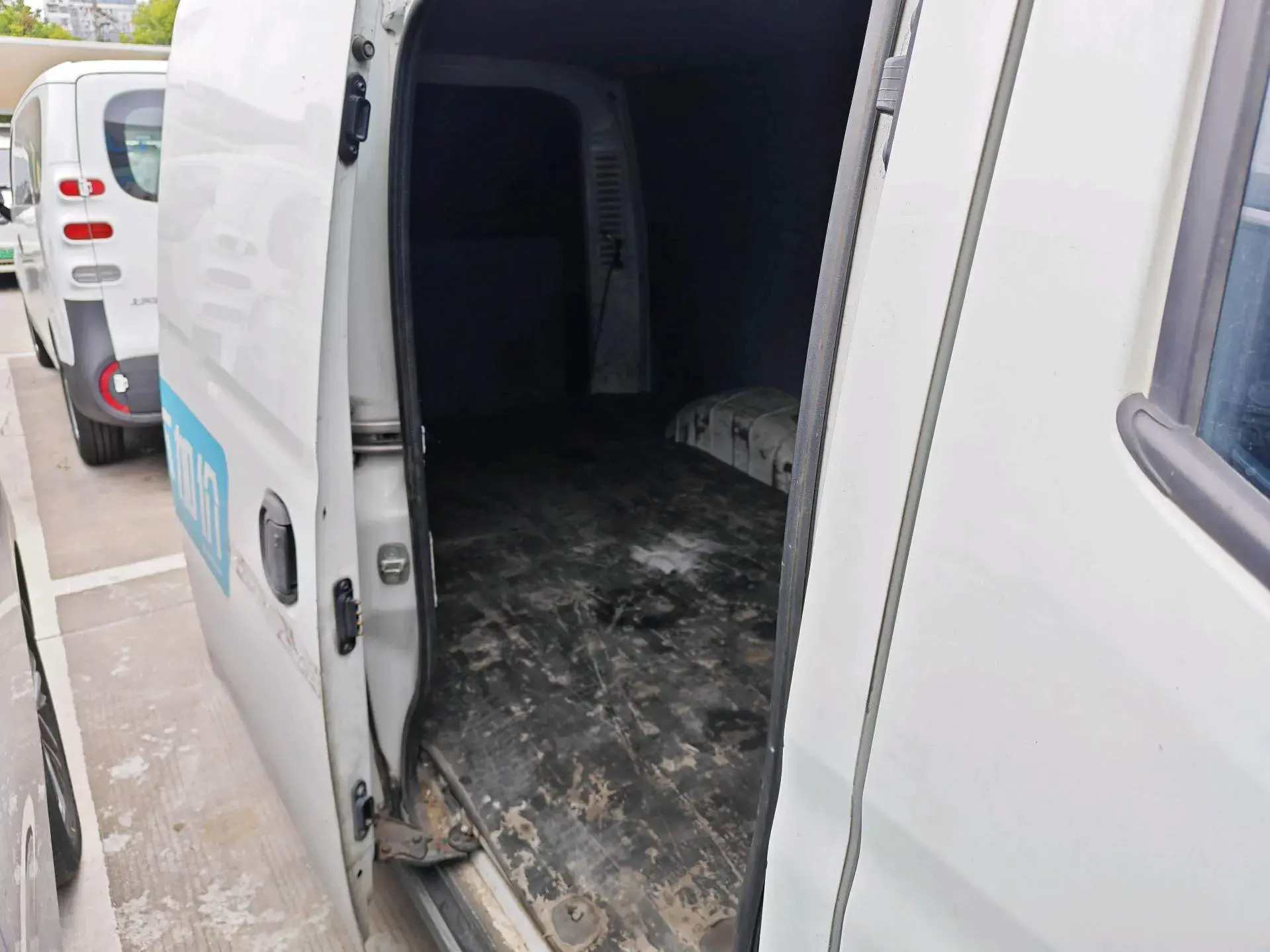 2021 MAXUS EV30 thumbnail 4