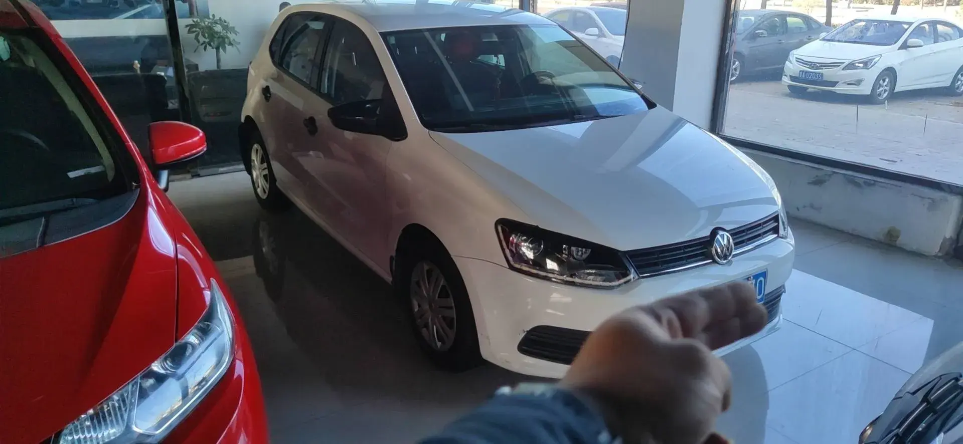 2018 VOLKSWAGEN POLO thumbnail 2