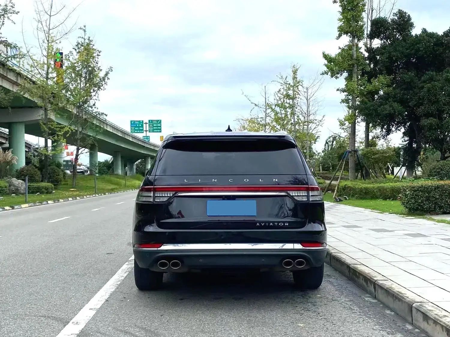 2021 LINCOLN AVIATOR thumbnail 4