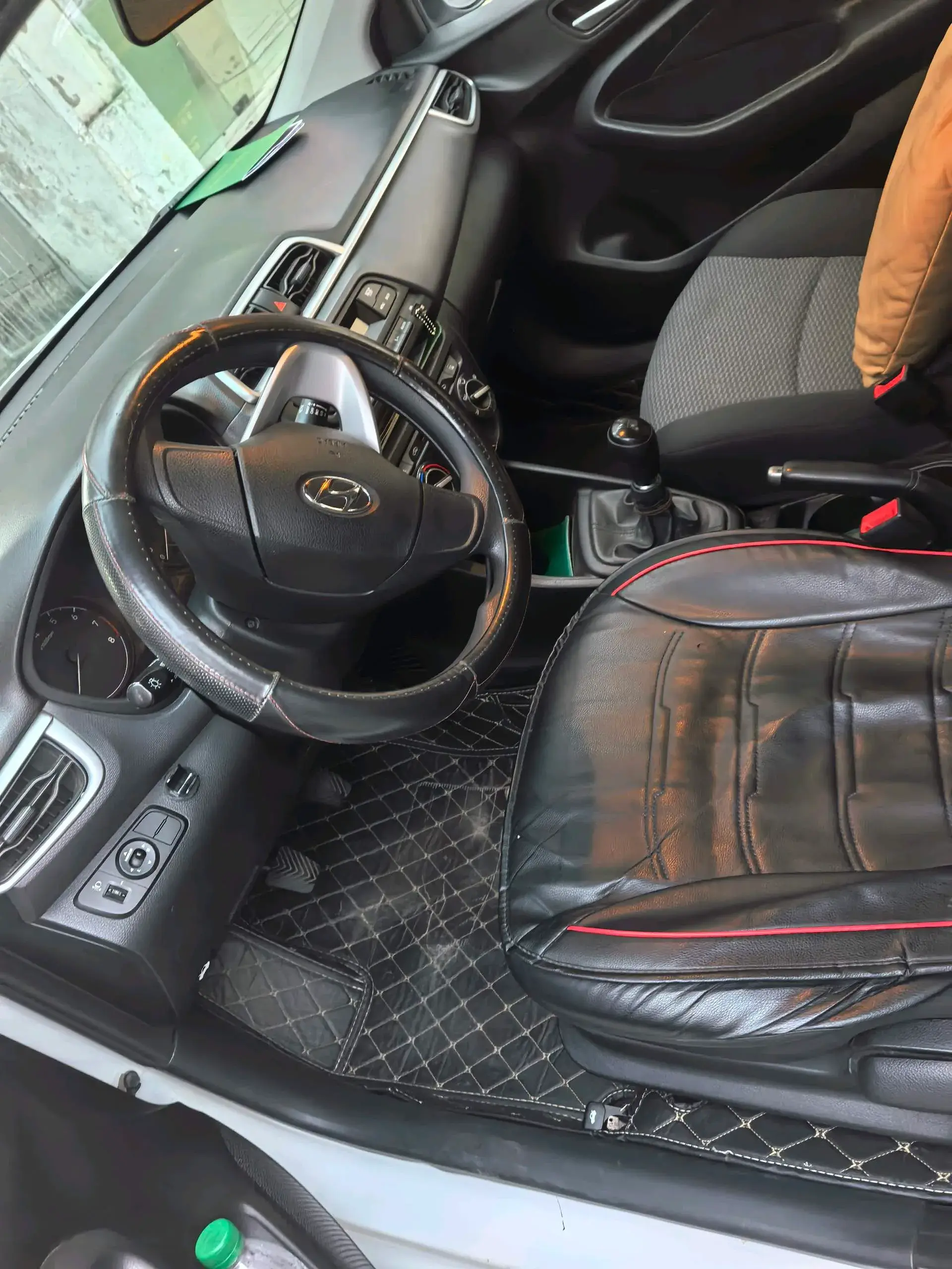 2017 HYUNDAI REINA thumbnail 2